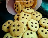 Foto langkah ke 4 dari resep Chocochip cookies 🍪.