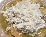 Foto del paso 4 de la receta: Chilaquiles con pollo fit