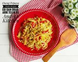 Foto langkah ke 5 dari resep Oseng Pepaya Muda dengan Ebi dan Orak-arik Telur.