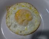 Foto langkah ke 4 dari resep Sandwich Mie Goreng.