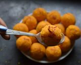 A picture of step 8 of Moong Dal Ladoo.