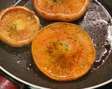 Foto del paso 3 de la receta: Níscalos a la plancha