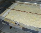 Foto langkah ke 8 dari resep Streusel Banana Brownies.