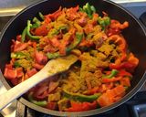 Une image de l'étape 2 de Duo de poivrons aux épices tajine.