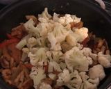Foto del paso 5 de la receta: Pollo salteado con coliflor 🐥🤤