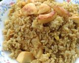 Foto langkah ke 4 dari resep Goreng Nasi Kuning campur Telur rebus.