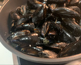 Foto del paso 1 de la receta: Tallarines con salsa picante de mejillones