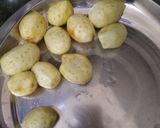 A picture of step 2 of Kashmiri Dum Aloo.