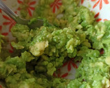 Foto del paso 1 de la receta: Tosta de salmón y aguacate