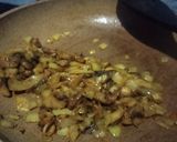 Foto langkah ke 5 dari resep Martabak tortilla jamur.