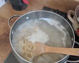 A picture of step 1 of Egyptian Macaroni and Cheese.
