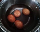 Hình bước làm 1 của món Trứng ngâm Coca