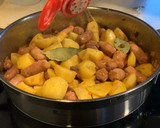 Foto del paso 6 de la receta: Guiso de salchichas con patatas