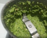 A picture of step 3 of Spring onion chutney.