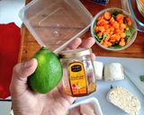 Foto langkah ke 2 dari resep Honey Lime Chicken, Tofu, and Tempe.