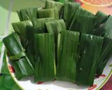 รูปขั้นตอนการทำที่ 2 ของ หมูห่อใบเตยย่าง