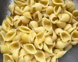 Hình bước làm 2 của món Mì pasta cá ngừ và sốt bơ kem- Tuna pasta cream cheese