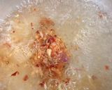 รูปขั้นตอนการทำที่ 2 ของ แกงผักหวานวุ้นเส้นใส่ไข่มดแดงปลาย่าง
