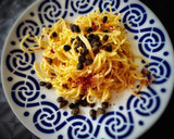 Foto del paso 4 de la receta: Spaghetti picante con cremoso de tomate seco y alcaparras crujientes