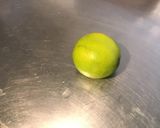 Une image de l'étape 2 de Filets de lieu noir au citron vert, ail et romarin.