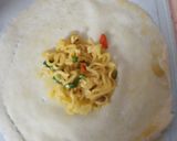 Foto langkah ke 3 dari resep Martabak Mie Kulit Lumpia.