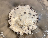 Foto del paso 7 de la receta: Galletitas blandas de coco y pepitas de chocolate