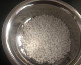 A picture of step 1 of Sago fruit delight.