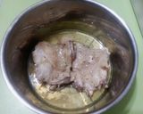 Hình bước làm 2 của món Đùi gà hấp mỡ hành