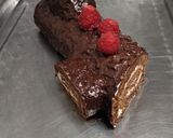 Foto del paso 11 de la receta: Tronquito Velvet relleno crema queso y cobertura chocolate