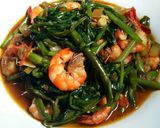 Foto langkah ke 4 dari resep Tumis Kangkung Udang.