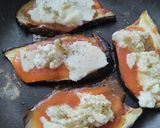 Foto del paso 3 de la receta: Berenjenas a la pizza🍆🧀🥯🍅🥙