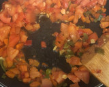Foto del paso 3 de la receta: Alubias con longaniza de pavo y curry rojo