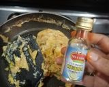 A picture of step 5 of Bread ka halwa.