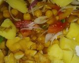 A picture of step 9 of Papri chana chaat.