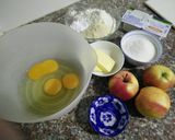 Hình bước làm 1 của món Bánh Táo Hạnh Nhân