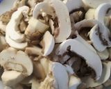 Tejfölös gombapaprikás🍄 recept fázis 2 fotója