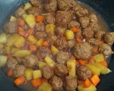 Foto langkah ke 5 dari resep Semur Bola-Bola Daging Sapi.