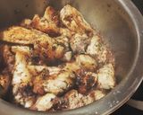 Foto del paso 4 de la receta: Pollo al vino tinto