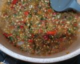 Foto langkah ke 3 dari resep Pindang Tongkol Chilli Padi.
