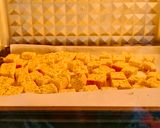 Foto langkah ke 4 dari resep Mini Garlic Bread / Garlic Crouton With Sourdough Loaf.