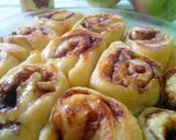 Foto langkah ke 6 dari resep Cinamon Apple Roll .