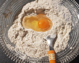 Foto del paso 2 de la receta: Empanadas semi integrales rellenas de proteína de soja