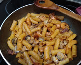 Foto del paso 4 de la receta: Pasta con marisco y Albariño