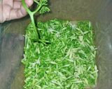 Foto langkah ke 1 dari resep Oseng Bunga Pepaya.