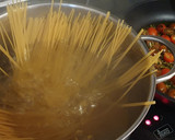 Foto del paso 3 de la receta: Spaghetti con le cozze e pomodorini
