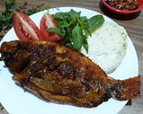 Foto langkah ke 5 dari resep IKAN GORENG Bumbu bubuk & parut - Tips Express.