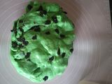 Roti Tawar Pandan Kismis, Empuk dan Lembut Banget!