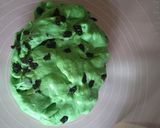 Foto langkah ke 3 dari resep Roti Tawar Pandan Kismis, Empuk dan Lembut Banget!.