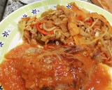 Foto del paso 5 de la receta: Niños envueltos con salsa de tomate frito y vegetales salteados