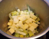 Foto del paso 1 de la receta: Crema de repollo y judías verdes